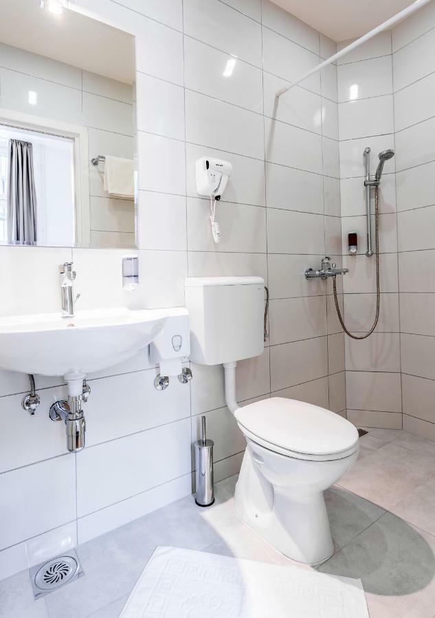 Booking En Suite ベオグラード エクステリア 写真