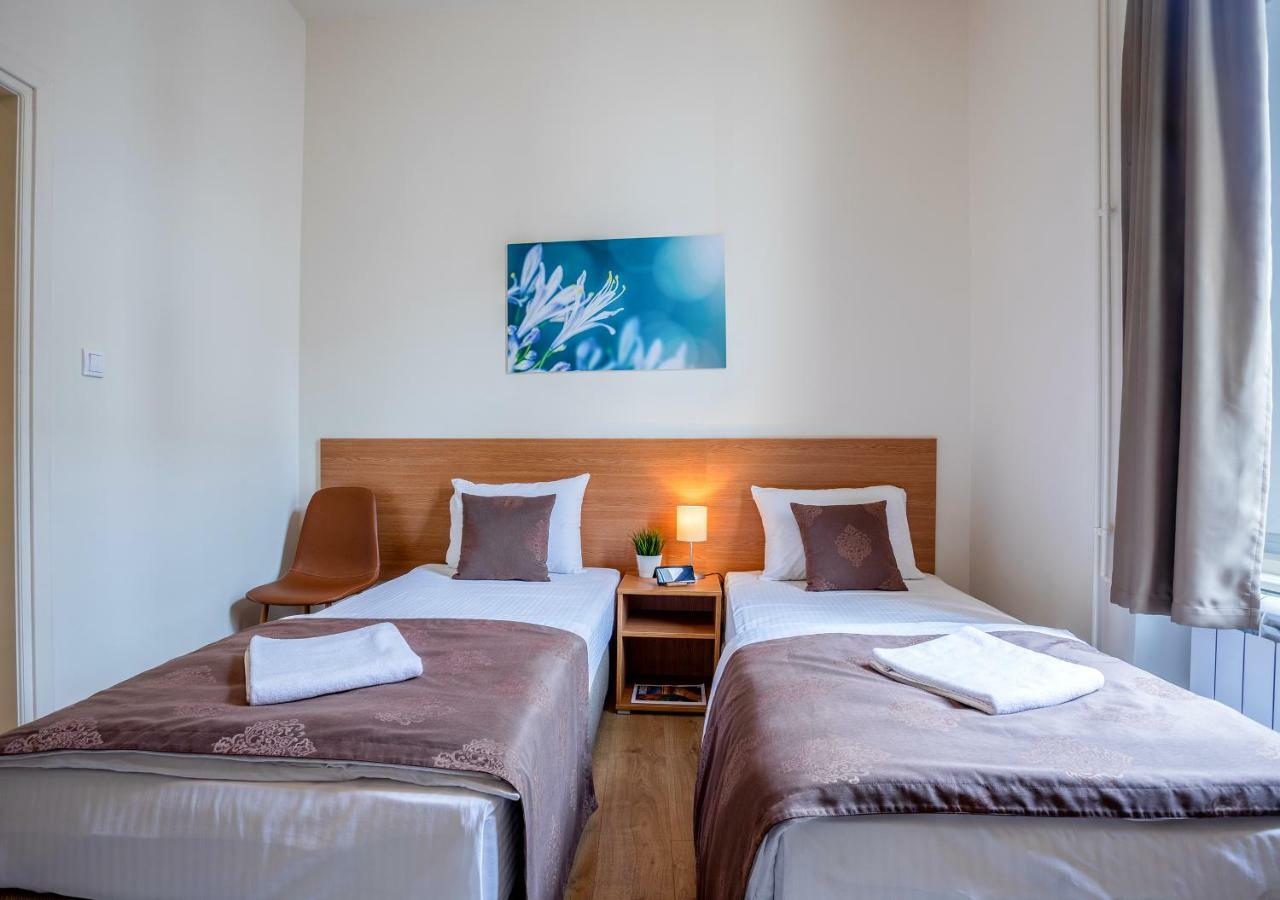 Booking En Suite ベオグラード エクステリア 写真