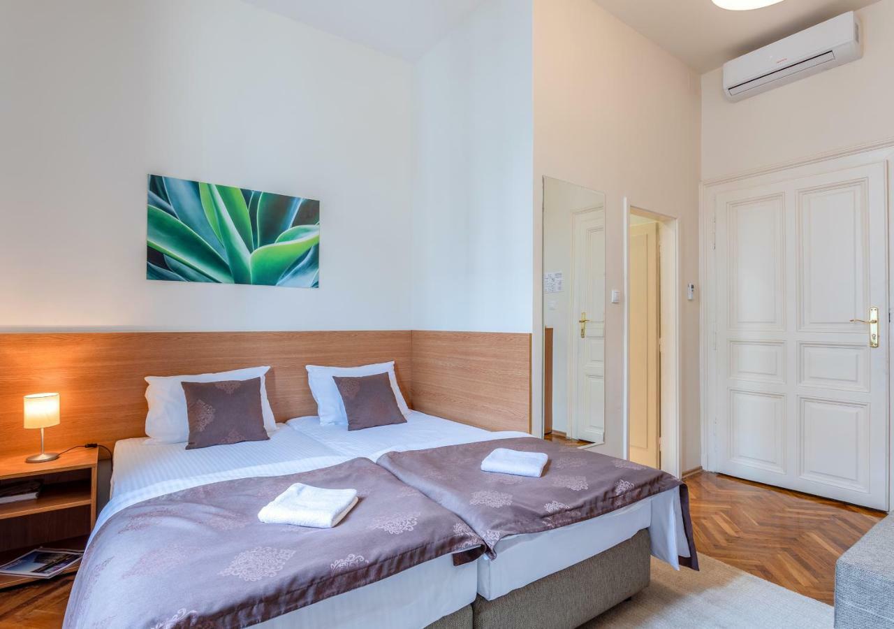 Booking En Suite ベオグラード エクステリア 写真