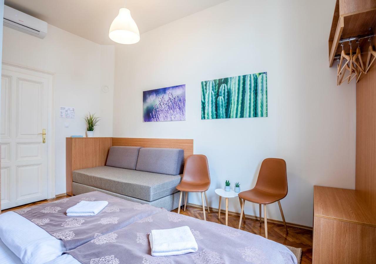 Booking En Suite ベオグラード エクステリア 写真