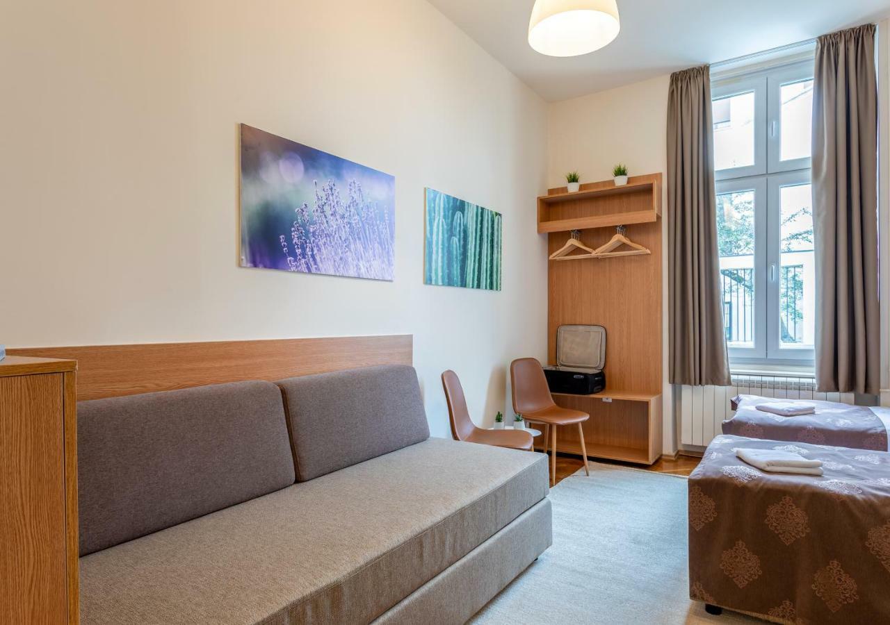 Booking En Suite ベオグラード エクステリア 写真